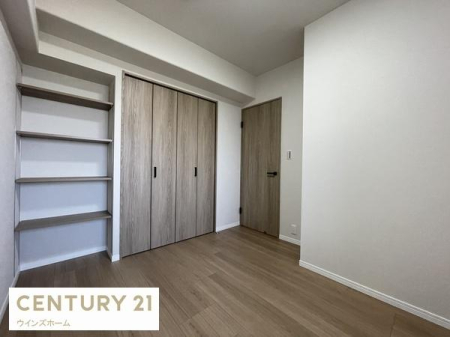 �m�� �N���[�[�b�g�{��e�ʂ̎��[�I�t���ŁA�ו��̑������ɂ��������������B�q�ǂ������������ȂǑ��ړI�Ɋ��p�ł��܂��ˁB
