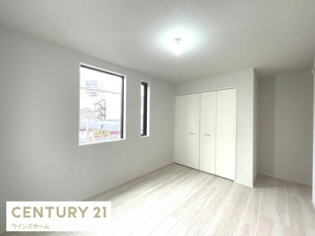 �m�� ��Ƃ肠��7.2���m���B��������ǍD�ȊJ���I�ȕ��͋C�ŁA���[�t���̂������͂��q�l�̕׋����̃X�y�[�X�Ƃ��Ċ���ԈႢ�Ȃ��I