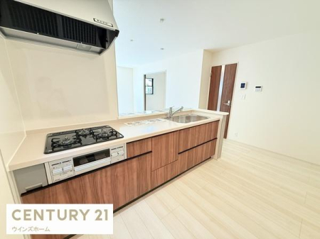 �L�b�`�� �J�����̂���ΖʃJ�E���^�[�L�b�`�����̗p�B���r���O�E�_�C�j���O�Ƃ̈�̊�������A�q�ǂ��������A���Ƒ��Ƃ̂Ȃ���������Ȃ��炨�������y���߂܂��B