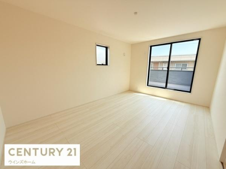 �m�� ��Ƃ肠���Q����8.7���m���B��ɖʂ����傫�ȑ��͗z������ǍD�ł��B�N���[�[�b�g�����ł��I