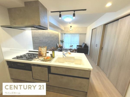 �L�b�`�� �V�K�����ς̃X�^�C���b�V���ȃV�X�e���L�b�`���́A���[�͂Ƌ@�\�������˔����A�������y�����Ȃ��ԁB���r���O�ƂȂ��郌�C�A�E�g�����͂ł��I
