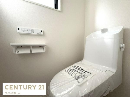 �g�C�� �g�C���͂P�E2�K�ɐݒu����Ă���A�������֍��t���̐����ȃg�C���B���t���Ŋ��C���ł��܂��B