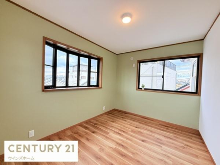 �m�� 2�ʍ̌����m�ۂ����m���̂��ߓ����͎��R�������薾�邭�A���ʂ����ǍD�B�����������邱�Ƃň��������Ȃ��A������������Ԃł��B