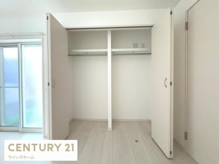 ���[ ���[���S���ݒu����Ă��܂��I�ו���u���ꏊ���m�ۂ����̂ł������̐������ڂ����₷���Ȃ�A���K�ȋ�Ԃ����肠���܂��I