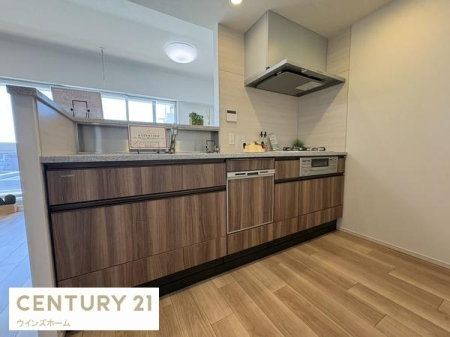 �L�b�`�� �X�^�C���b�V���ȃV�X�e���L�b�`���́A���[�͂Ƌ@�\�������˔����A�������y�����Ȃ��ԁB���r���O�ƂȂ��郌�C�A�E�g�����͂ł��I