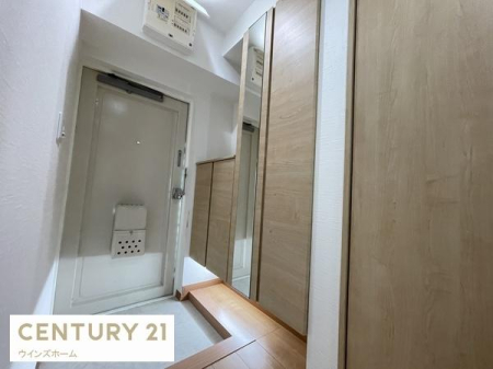 ���� �V���[�Y�{�b�N�X�㕔�ɂ͏�����u�����Ƃ��ł���̂ŁA����E�F���J���{�[�h�Ȃǂ�u�����Ƃ��ł��܂��I
