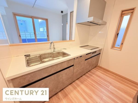 �L�b�`�� �J�����̂���ΖʃJ�E���^�[�L�b�`�����̗p�B�V���N�A������͍L�X�Ƃ��Ďg�����肪����܂��B���r���O�E�_�C�j���O�Ƃ̈�̊�������A���Ƒ��Ƃ̂Ȃ���������Ȃ��炨�������y���߂܂��B