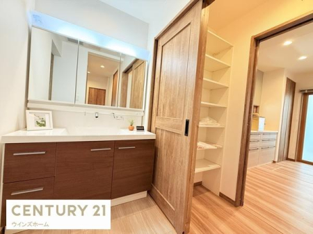���ʑ�E���ʏ� ���ʎ��͂�Ƃ肠��L���Ŗ����̏��������K�ł��B���ʑ���[�ɂ́A������p�i��X�L���P�A�p�i�Ȃǂ���������[�ł���悤�X�y�[�X���[�����Ă��܂��I�������芷�C���\���ɍs���܂��I