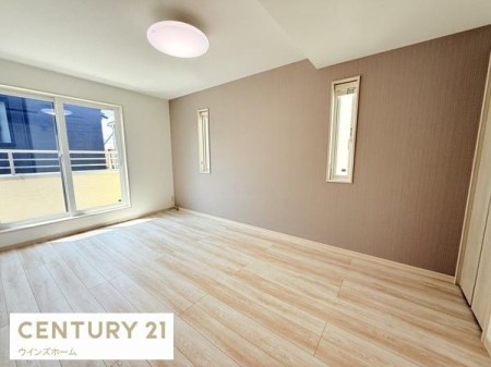 �m�� �����������F�����ƃV���v���ȃf�U�C�������͂�7.5���̍L�X�����m���B�E�H�[�N�C���N���[�[�b�g�t���ŁA�ߗނ�ו��̐������ڂ����₷���A�g������̗ǂ����K��Ԃł��B