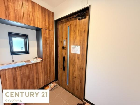 ���� �V���[�Y�{�b�N�X�㕔�ɂ͏�����u�����Ƃ��ł���̂ŁA����E�F���J���{�[�h�Ȃǂ�u�����Ƃ��ł��܂��I