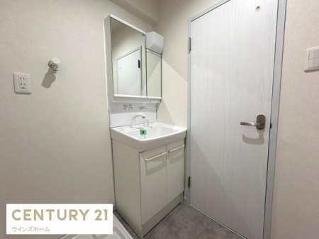 ���ʑ�E���ʏ� ���ʉ��ϑ�̓V���v���ł���Ȃ���@�\�������˔����A���K�ȃT�j�^���[��Ԃ����������܂��B�@
