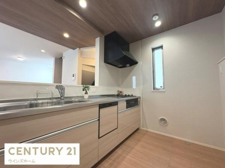�L�b�`�� �X�^�C���b�V���ȃV�X�e���L�b�`���́A���[�͂Ƌ@�\�������˔����A�������y�����Ȃ��ԁB���r���O�ƂȂ��郌�C�A�E�g�����͂ł��I