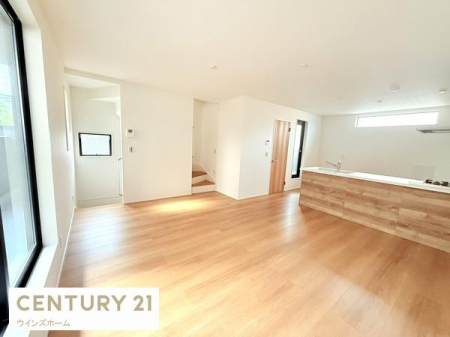 ���r���O �o���R�j�[�̑���������������ލL�X17.12���̃��r���O�͂��D���ȉƋ����������z�u�ł��܂��B2�KLDK�͊O����̎������C�ɂȂ�ɂ����̂Ńv���C�o�V�[���m�ۂ��₷���ł��B���[�t���ł������X�b�L���I