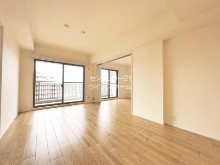 ���r���O �t���[�����O��N���X�̒��ւ������Ă���̂ŃL���C�ł��ˁI��p�̐�܂⓹����g���Ĉ�ʓI�ȉƒ�̑|���ł͗��Ƃ��Ȃ������O��I�ɐ��|����n�E�X�N���[�j���O�����{���Ă��܂��B