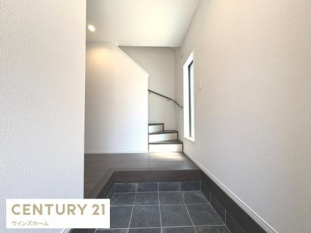 ���� �Ƃ̊�ƂȂ錺�փz�[���͍L���A���q�҂���Ƃ肠��X�y�[�X�Ō}���邱�Ƃ��ł��܂��I