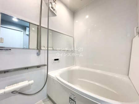 ���� �o�X���[���͈���̔���������났�̏ꏊ�ɂ��Ȃ�܂��B�V�K�������Y��ɐ��܂�ς�������j�b�g�o�X�ŉ��K�ȃo�X�^�C�������y���݂��������I�g�[�����@�t���Ȃ̂ŉJ�̓��͈ߗފ������Ƃ��Ă��劈��ł��I
