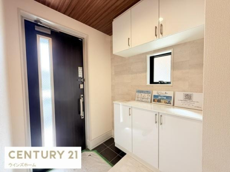���� ���ւ́A��e�ʂ̎��[�X�y�[�X�������ς��A�C�⏬�����������萮���ł���@�\�I�ȋ�Ԃł��B