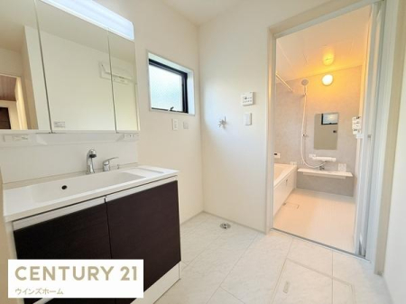 ���ʑ�E���ʏ� ���ʎ��͂�Ƃ肠��L���Ŗ����̏��������K�ł��B���ʑ���[�ɂ́A������p�i��X�L���P�A�p�i�Ȃǂ���������[�ł���悤�X�y�[�X���[�����Ă��܂��I