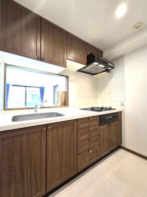 �L�b�`�� �㕔���[�������A����������p�i�̐����ɂ��֗��ł��B�l�C�̑Ζʎ��L�b�`���ł��I