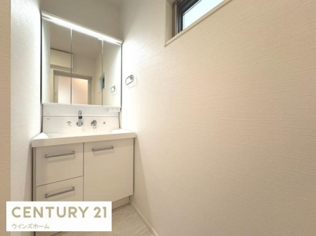 ���ʑ�E���ʏ� �O�ʋ���������[���L�x�ɐ݂���ꂽ���ʎ��́A�^�I������p�i���������萮�����₷���A�����̐g�x�x�����K�Ɏx���Ă����g������̗ǂ���Ԃł��B
