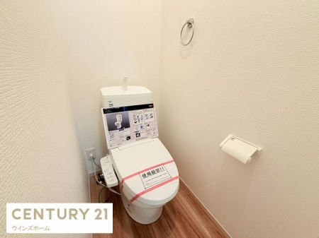 �g�C�� �g�C���͂P�E2�K�ɐݒu����Ă���A���֍��t���̐����ȃg�C���B