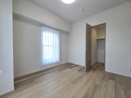 �Q�� ��Q������A���[�t�o���R�j�[�ɏo����\�ł��I2�ʍ̌��Ŗ��邢�������ł��B���[���[�����Ă���g������̗ǂ����K��Ԃł��B