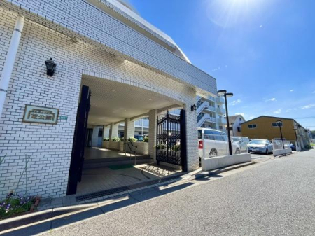 ���n�O�ώʐ^ ������Ƃ����d��������O�σf�U�C���B��Ƃ肠��A�v���[�`�ƊJ���I�ȃG���g�����X���Z�܂������}���܂��B�Ǘ���Ԃ��ǍD�ŁA�����������Z�������͂̃}���V�����ł��B