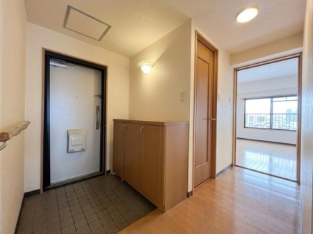 ���� �L�X�Ƃ������փX�y�[�X���m�ہB���[�͂̂���V���[�Y�{�b�N�X�t���ŁA���Ƒ����̌C���������萮���ł��܂��B�Z�˂ֈ������Ɩ��邢��Ԃ��L����A�J�����̂���Z�܂����������܂��B