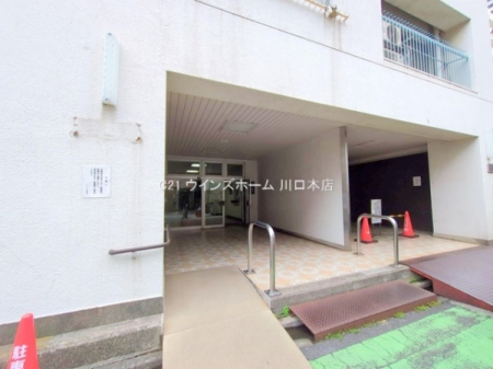 �G���g�����X -