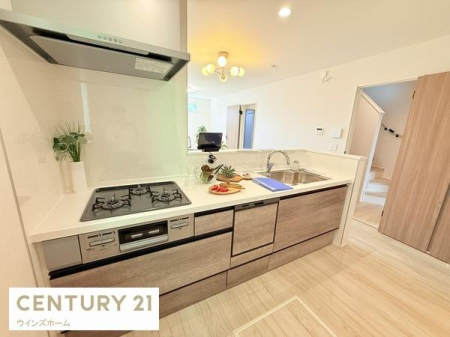 �L�b�`�� �J�����̂���ΖʃJ�E���^�[�L�b�`�����̗p�B���r���O�E�_�C�j���O�Ƃ̈�̊�������A�q�ǂ��������A���Ƒ��Ƃ̂Ȃ���������Ȃ��炨�������y���߂܂��B