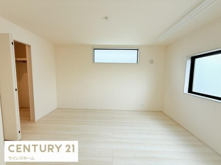�m�� 2�ʍ̌��̖��邢�m���͖�7.87���B�x�b�h��u���Ă���Ƃ肠��L���ŐQ���ɂ҂�����ł��I�E�H�[�N�C���N���[�[�b�g�t���ł��������X�b�L���Еt���܂��B