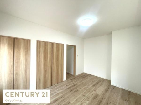 �m�� ��6���̗m���ɂ�2�J���N���[�[�b�g�A������ݒu�B�x�b�h��u���Ă���Ƃ肪����A��Q���Ƃ��Ďg���₷����Ԃł��B