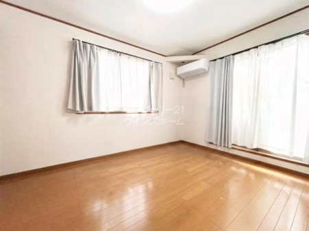 �m�� �S��2�ʍ̌��̊p�����݌v�v�����ł��I������̗m���̓o���R�j�[�ɖʂ��Ă���̂ŁA���邢�z�����������ݐS�n�悢�����ʂ蔲���܂��B�y�A�K���X�������Ɏg�p�����ՔM���ʂƒf�M���ʂň�N�����K�ȏZ�܂��ł��I