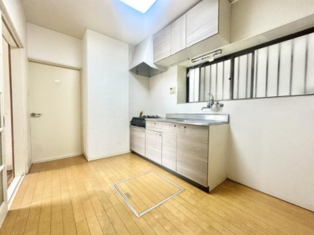 �L�b�`�� �X�^�C���b�V���ȃV�X�e���L�b�`���́A���[�͂Ƌ@�\�������˔����A�������y�����Ȃ��ԁB