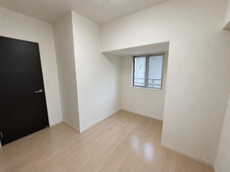 �m�� �q�ǂ������⏑�ւƂ��Ċ��p���₷���m���B�N���[�[�b�g�t���ł��B(�摜��AI�ɂ�蕨�������Ă��܂��B)
