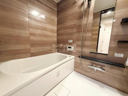 ���� �����C�͈���̔���������났�̏ꏊ�ł��B2021�N��3���ɐV���������Y��ȃ��j�b�g�o�X�ŐS�Ƒ̂����t���b�V���I�����@�t���Ȃ̂ŉJ�̓��͈ߗފ������Ƃ��Ă��劈�􂵂܂��I��CG�Ő��ʗp��������Ă��܂�