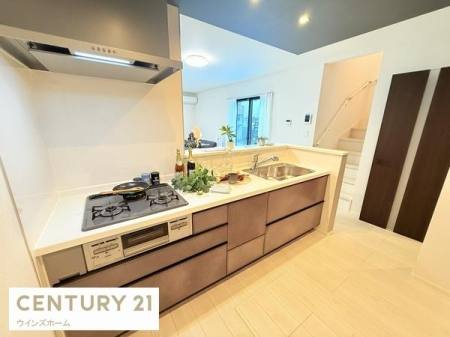 �L�b�`�� ���r���O�E�_�C�j���O�����n����ΖʃL�b�`���B�����������Ȃ��炲�Ƒ��Ƃ̉�b���e�݁A���R�ƃR�~���j�P�[�V���������܂��݌v�ł��B
