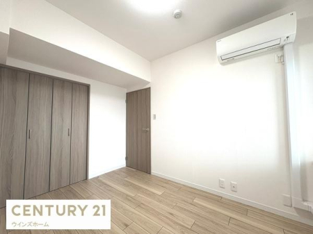 �m�� ��6���̗m���ɂ�2�J���N���[�[�b�g��ݒu�B�x�b�h��u���Ă���Ƃ肪����A��Q���Ƃ��Ďg���₷����Ԃł��B�o���R�j�[�ɖʂ��z�����聕���ʂ��ǍD�ł��B