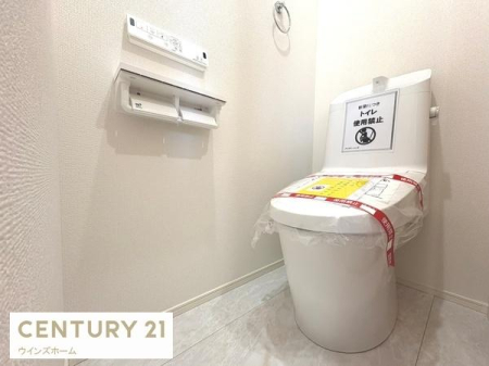 �g�C�� �g�C���͂P�E2�K�ɐݒu����Ă���A�������֍��t���̐����ȃg�C���B