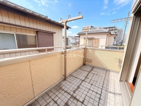 �o���R�j�[ �o���R�j�[�͍�ƃX�y�[�X���L�߂Ȃ̂Ő��󕨂₨�z�c�������̂����N���N�I������ɔz�u���Ă���̂Ő��󕨂̓J���b�ƁA���z�c�͂ӂ��ӂ��Ɏd�オ�肻���ł��I