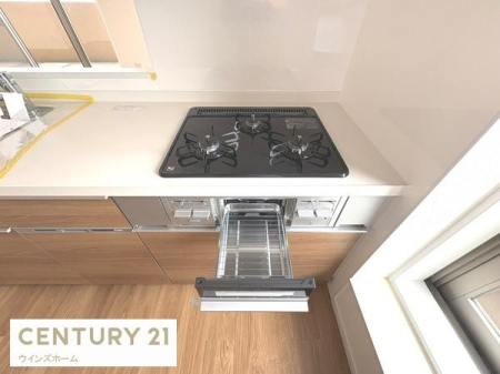 �L�b�`�� 3���K�X�R�����{�O�������̗p���A�����������\�B�������̌������オ��@�\�I�Ő������̂���L�b�`���B