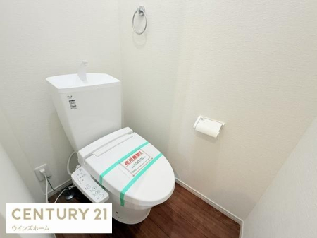 �g�C�� �g�C���͂P�E2�K�ɐݒu����Ă���A�������֍��t���̐����ȃg�C���B