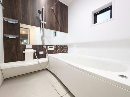 ���� �o�X���[���͈���̔���������났�̏ꏊ�ł��B�ǂ������@�\���ڂōŌ�ɓ�����ɂ����K�ȃo�X�^�C�������񋟂��܂��I����ɒg�[�����@�t���Ȃ̂ŉJ�̓���ԕ��̎����͈ߗފ������Ƃ��Ă��劈��ł��I