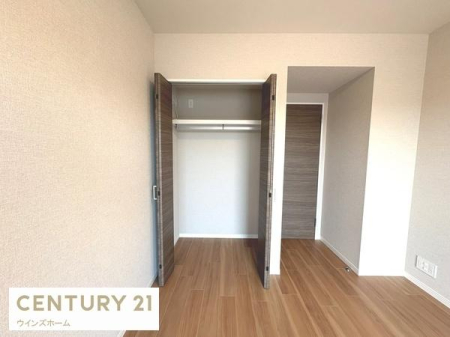 ���[ ���[���ݒu����Ă��܂��I�ו���u���ꏊ���m�ۂ����̂ł������̐������ڂ����₷���Ȃ�A���K�ȋ�Ԃ����肠���܂��I