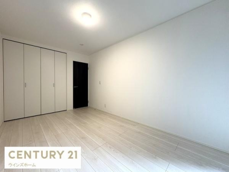 �m�� ��Ƃ肠���7.5���m���B��e�ʂ̃N���[�[�b�g���������A�ו����������Ƒ��ɂ��҂�����ł��I