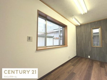 �m�� �V���v���ȗm���͖�4.5���B2�ʍ̌��ŕ��ʂ��ǍD�I
