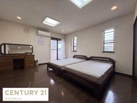 �m�� 11���̗m���͓�������ǍD�ȊJ���I�ȕ��͋C�I�x�b�h��2��u���Ă��]�T�̂���L���ł��B�L�X�E�H�[�N�C���N���[�[�b�g�A���֊����ł��I���ꕔCG���H�ŕ��������Ă���܂��B