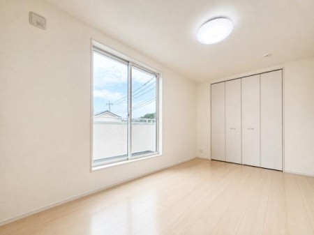 �m�� 7.5���̗m���̓x�b�h�������Ă��]�T�̂���L���ł��B��e�ʂ̃N���[�[�b�g�����I�o���R�j�[�ɖʂ����邭�J�����̂��邨�����ł��I