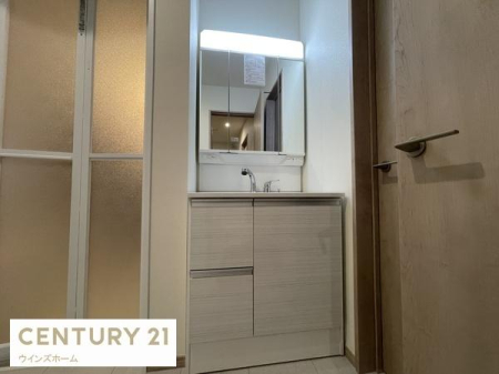 ���ʑ�E���ʏ� ���ʉ��ϑ�̓V���v���ł���Ȃ���@�\�������˔����A���K�ȃT�j�^���[��Ԃ����������܂��B�L�x�Ȏ��[�X�؁[�X�I
