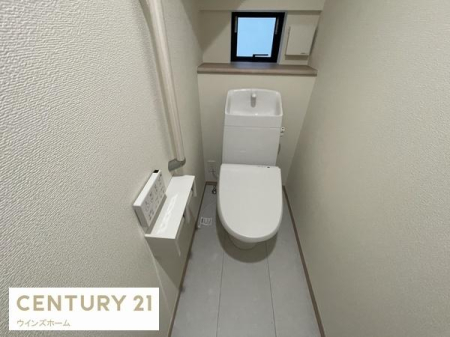 �g�C�� �g�C���͂P�E2�K�ɐݒu����Ă���A�������֍��t���̐����ȃg�C���B���t���Ŋ��C���ł��܂��B